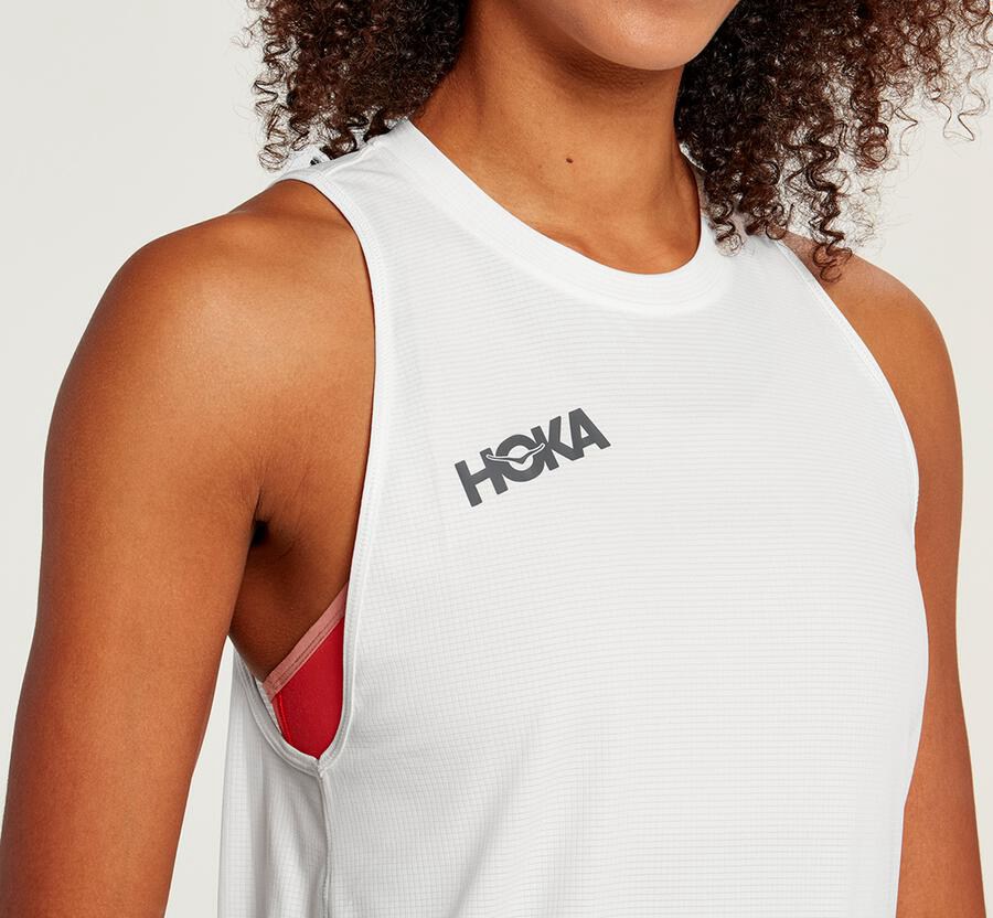 Top Hoka One One Feminino Branco - Performance Utility Tank - 703-VAPLOD